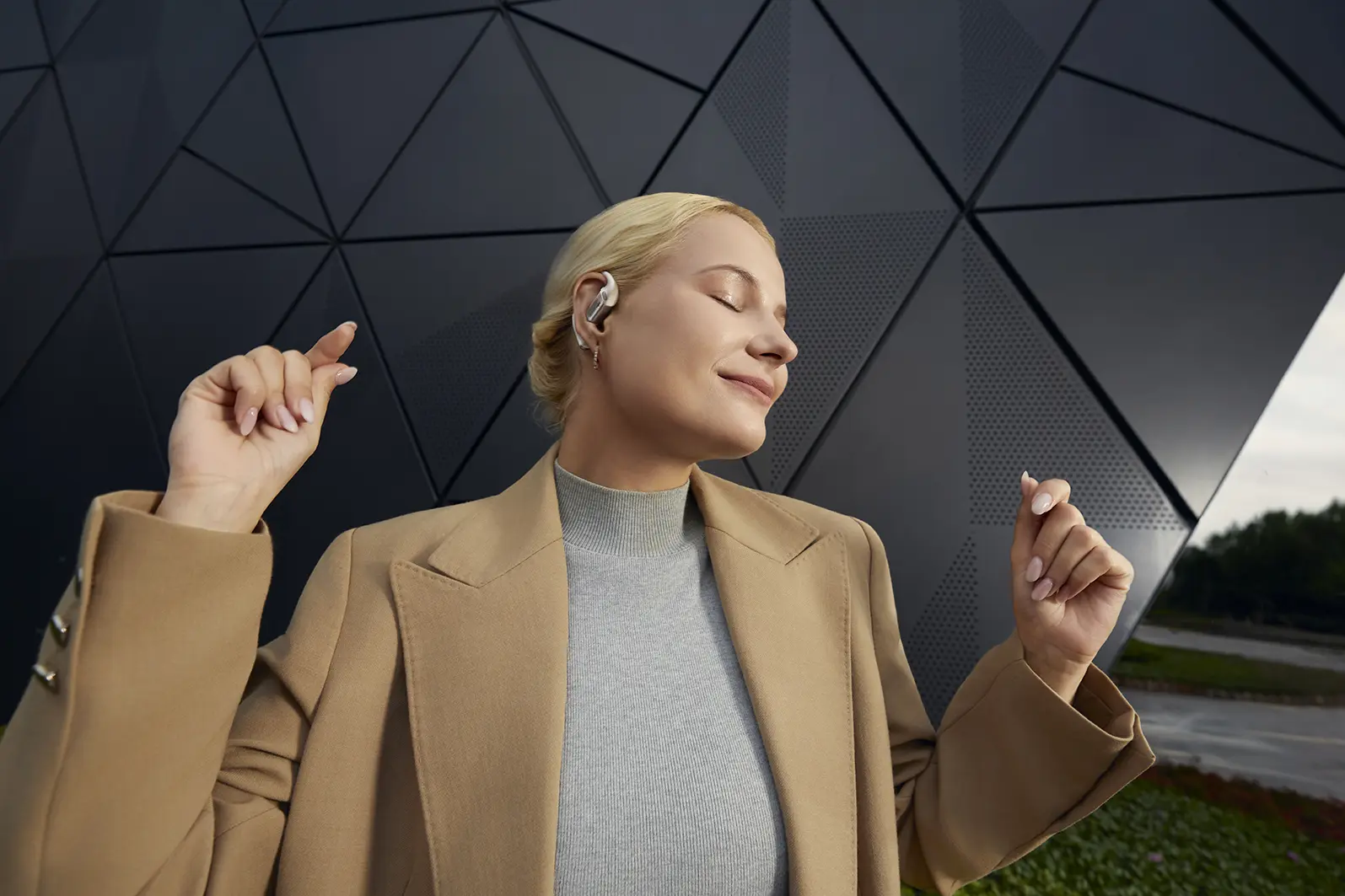 Shokz OpenFit Pro - nowa definicja otwartej konstrukcji